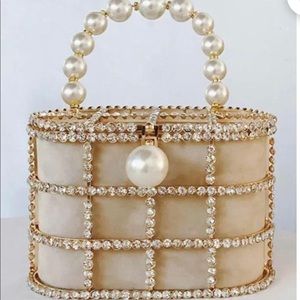 Bloggers Favorite Pearl Bucket Bag. NEW !